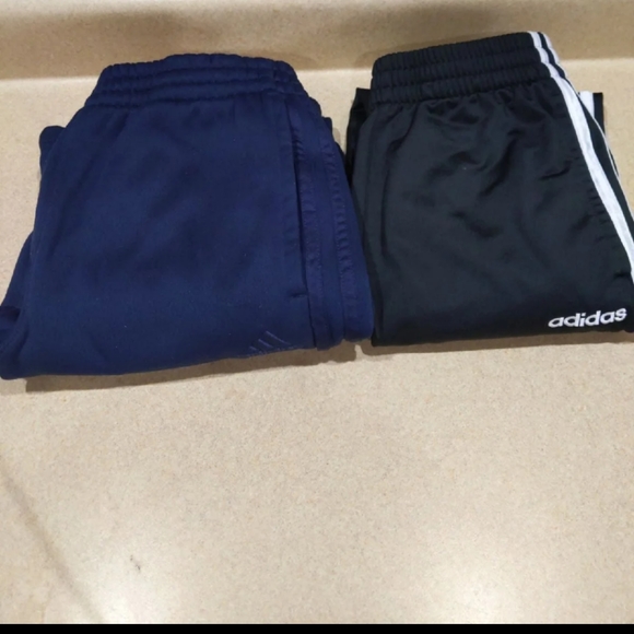 2 pairs of boys Adidas sweat pants - Picture 4 of 5